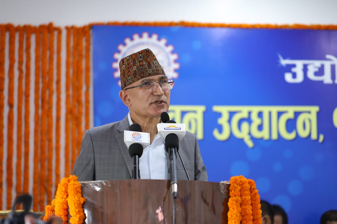 सरकारका ४ दल ४ तिर फर्किएका छन्: पौडेल